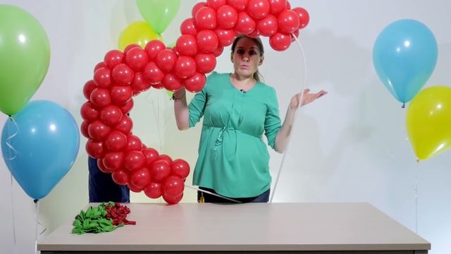 Искусство Аэродизайна. Урок № 13. Сердце на стойке из воздушных шаров с декором смотреть онлайн