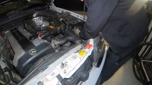 Jak zniszczyć Mercedesa W124? смотреть онлайн