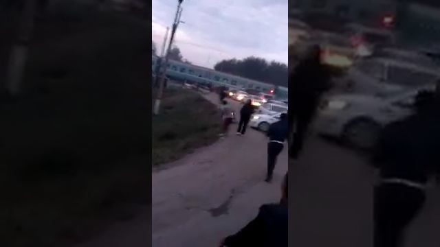 Поезд врезался в автобус смотреть онлайн