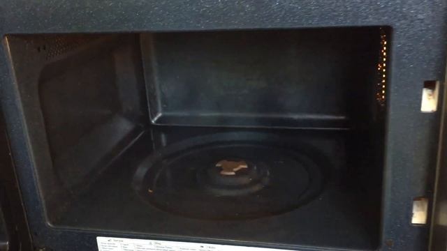 МИКРОВОЛНОВКА НЕ ГРЕЕТ смотреть онлайн