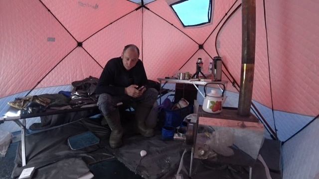 Лед отошёл от берега/Удачное закрытие сезона! Яуза база Старо-Устиново! смотреть онлайн