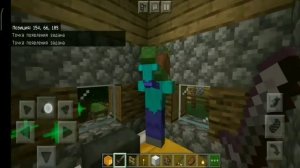 Маленький зомби сидит на шее у обычного зомби в Майнкрафте | Minecraft