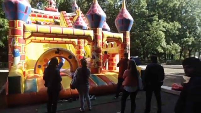 Дети прыгают на батуте 30 09 2017 смотреть онлайн