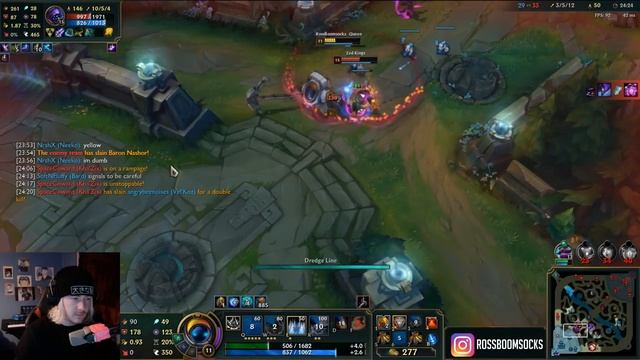 League of Legends but it's a completely normal game смотреть онлайн