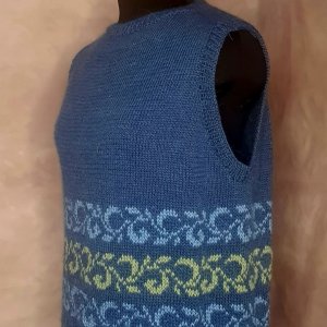 МК по вязанию жилета с плечем погон.