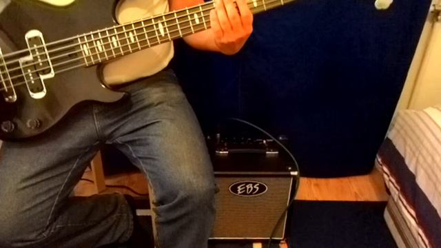 Yamaha BB-425 Bass Guitar with Fender Strings смотреть онлайн