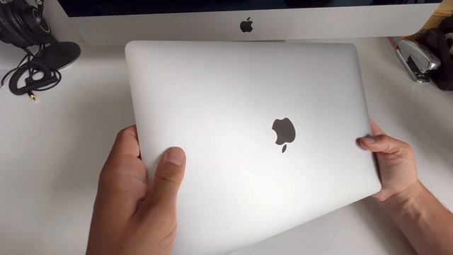 Why I Bought The MacBook Air M1 In 2023 & Comparison To The MacBook Air M2 & MacBook Pro 15 2014 смотреть онлайн