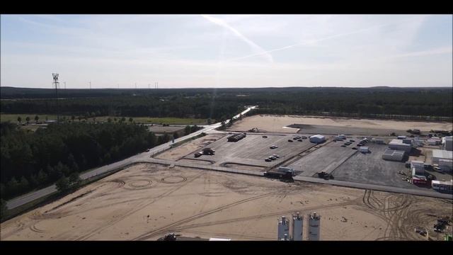 Tesla Is Recruiting 8,000 Workers for Giga Berlin With Above The Median Salary смотреть онлайн
