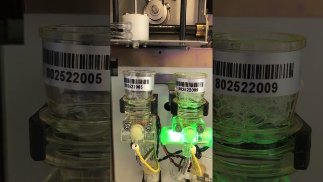 На правая камера нет апертура.