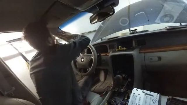 Установка нештатной магнитолы 2 din в Kia Opirus. смотреть онлайн