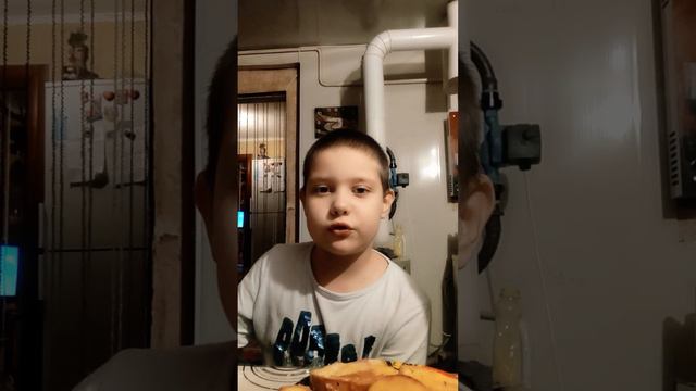 Мой сынулька, хочет стать шеф-поваром!!! КОМУ не жалко, поставьте ребёнку класс за его старания 👍👍👍 смотреть онлайн