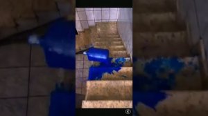 релакс для глаз, кайф для ушуй бутылки по лестнице