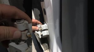 Замена петли водительской двери Skoda Octavia A7