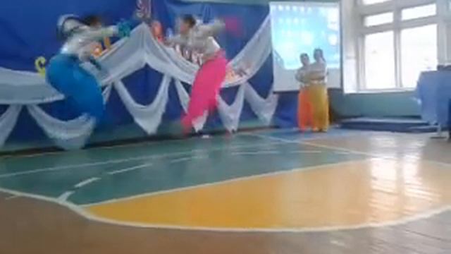 Праздник "Я самый одарённый"-8"а" класс. смотреть онлайн
