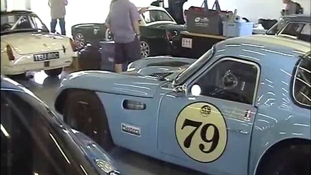 TVR Griffith 400 at Silverstone classic 2011 (walkaround). смотреть онлайн