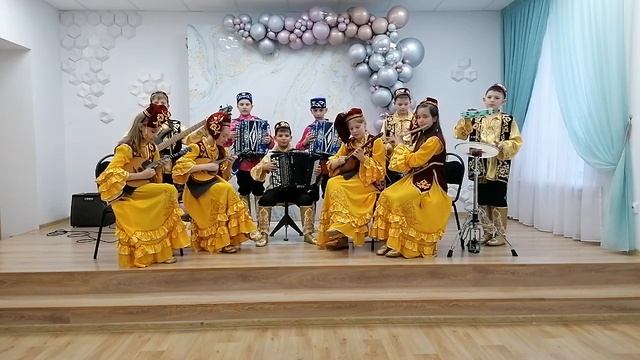 обр. Р. Ахметшина "Ал чэчэк", фольклорный ансамбль "Чылтыр-Чишмэ" смотреть онлайн