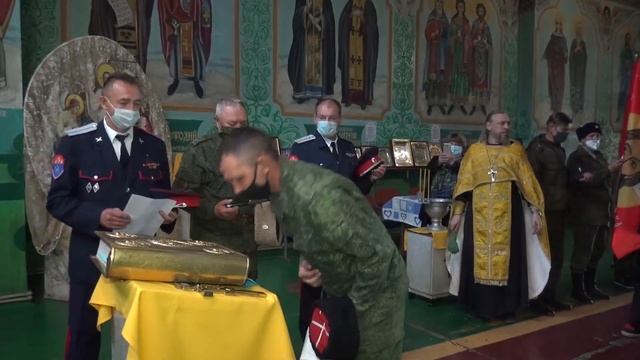 В Свято-Духовском храме г. Ирмино прошла торжественная церемония принятия казачьей присяги смотреть онлайн