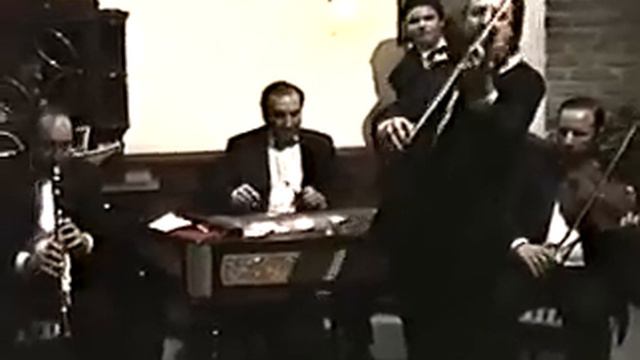 Santa Ferenc es zenekara muzsikal -1.resz смотреть онлайн