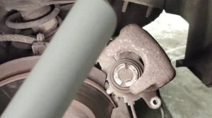 Citroen Berlingo B9 Замена задних тормозных колодок 1.6 Hdi 2012