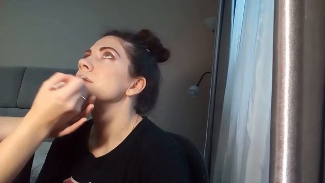 Сестра красит меня для фотосессии / Оставайтесь дома / Makeup смотреть онлайн
