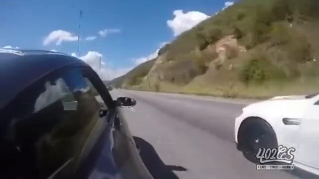 PORCHE 997 CARRERA VS BMW M3 E92 смотреть онлайн