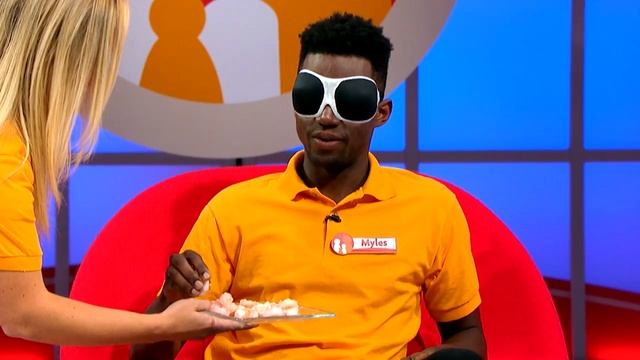 Save To Win Episode 6, Blindfold Game смотреть онлайн