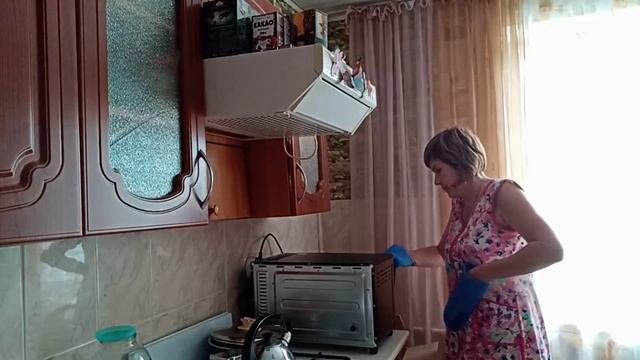 Испекла хлеба на три дня в новой духовке. Как-то грустно, что лето прошло. смотреть онлайн