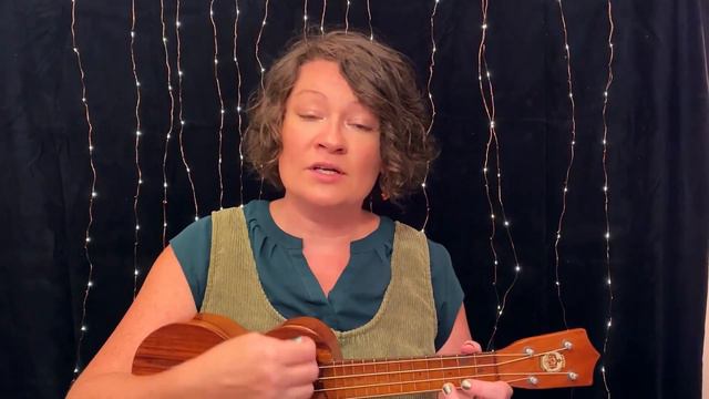 Rachael Davis - This Land is Your Land (Beginners Uke Lesson) смотреть онлайн