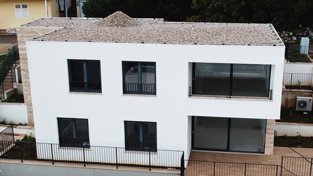 Апартаменты на берегу моря. Хорватия смотреть онлайн