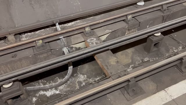 How to Stop a Tube Train for Exactly Seven Minutes смотреть онлайн