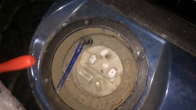 Reinstall fuel pump N46 bmw 120I (e87). смотреть онлайн