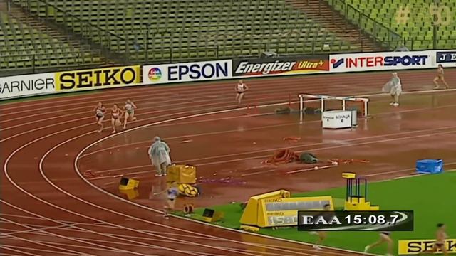 Paula Radcliffe Dominates The Women's 10,000m | 50 Golden Moments