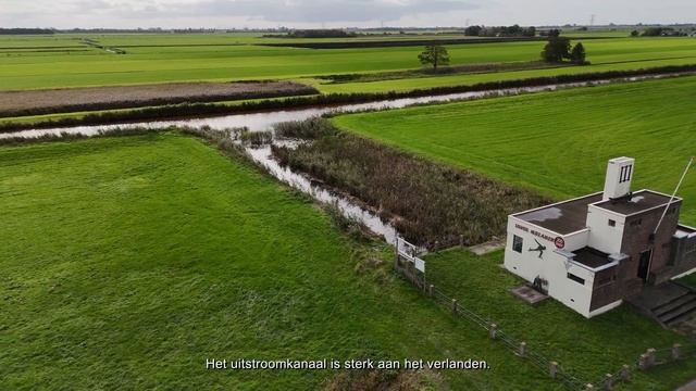 Drie minuten dronevlucht over het voormalige gemaal Nijlamer смотреть онлайн