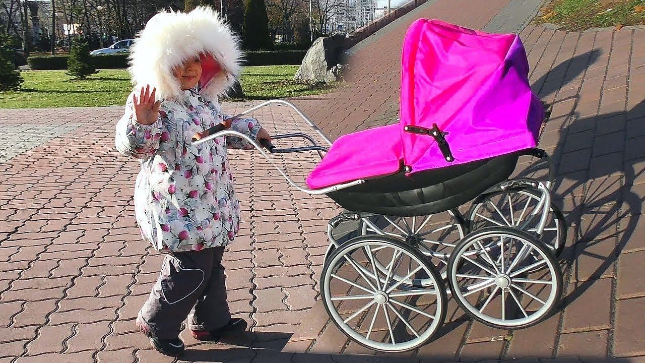 Crying Baby Doll - Little Girl Pushing Pink Stroller Kids Play Songs for kids ABC song nursery rhyme смотреть онлайн