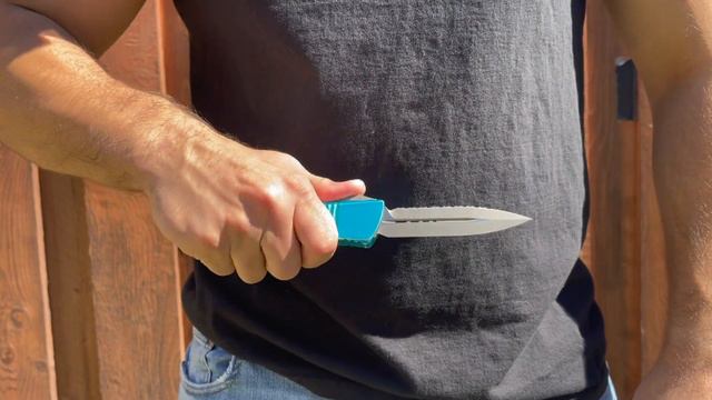 JOHN WICK’S EDC KNIFE!? Microtech Combat Troodon OTF | Self Defense Review смотреть онлайн