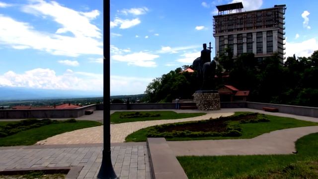 Телави своим ходом. Рынок Телави. Центр Города. Старая крепость Телави. Покупки в Телави смотреть онлайн