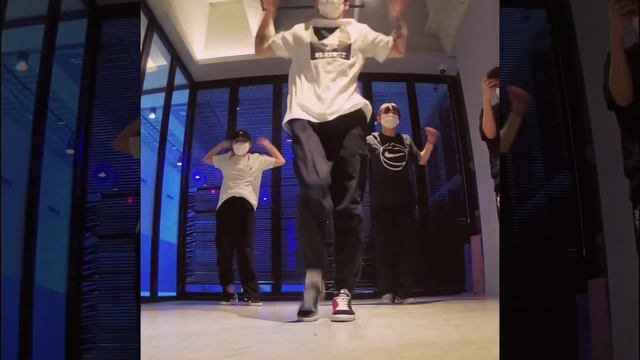 LOCKING ROUTINE by lockingneal(락킹댄스) смотреть онлайн