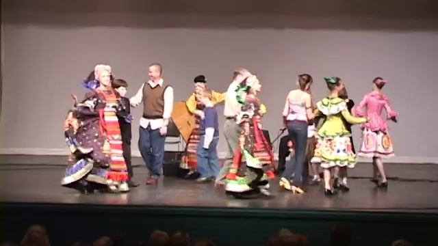 Quadrille and Krakowiak Dance with Audience смотреть онлайн