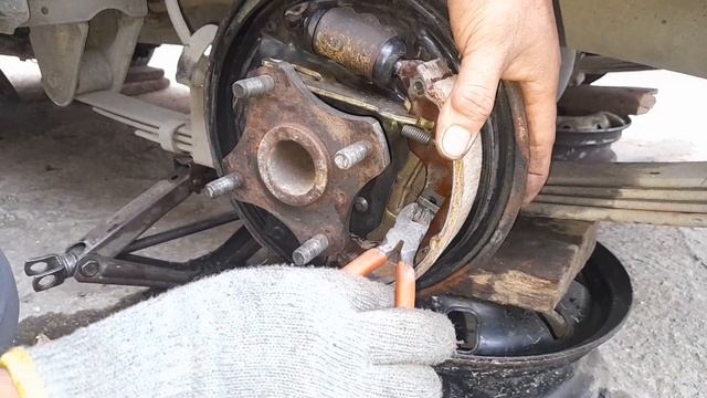 What is brake shoe and how to replace (how to replace supercarry brake shoe) смотреть онлайн