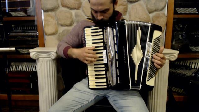 3685 - Black Davinci Piano Accordion LM 41 120 $699 смотреть онлайн