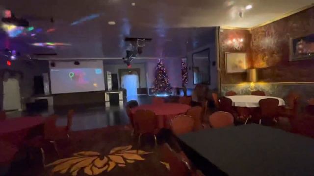 Walkthrough - 12 Chairs Banquet/Restaurant in Northfield Village смотреть онлайн