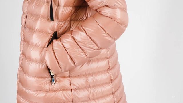 Total look Moncler Genius // Коллекция весна-лето 2020 // Женский гардероб смотреть онлайн