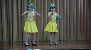 Лягушачий хор На болоте чудеса лягушата прыгают туда сюда