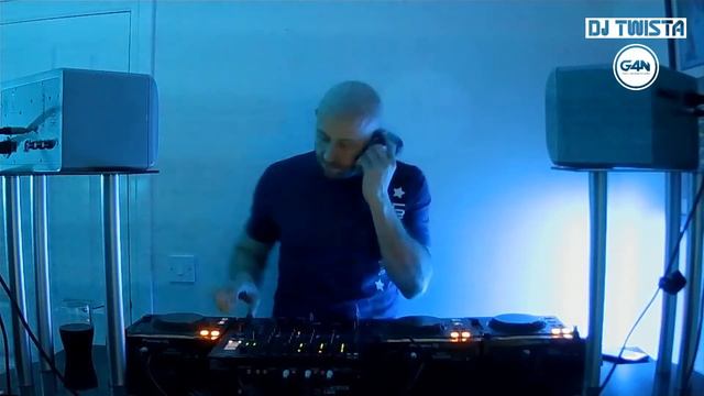 DJ Twista - Xmas Week Stream 1 - Classic Drum & Bass - 21-12-20 смотреть онлайн