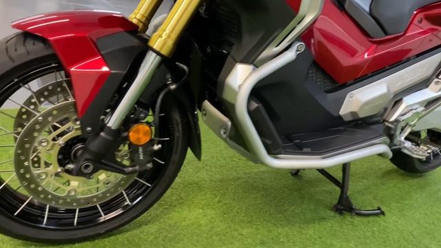 HONDA X-ADV750 смотреть онлайн