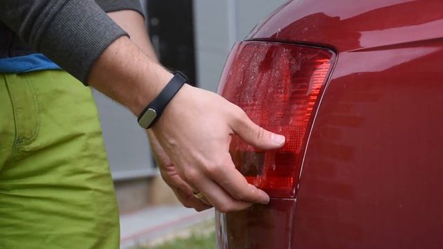 Audi A4 b7 замена лампочки стоп сигнала/ bremžu signāla lampas nomaiņa смотреть онлайн