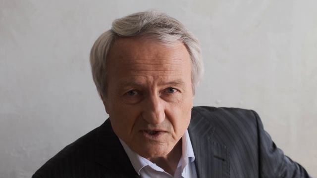 Михаил Светлов "Итальянец" смотреть онлайн