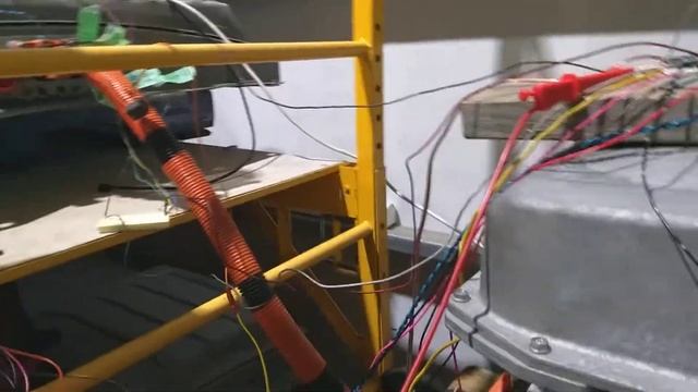 Nissan Leaf Zombie Guts-The Walking Dead! смотреть онлайн