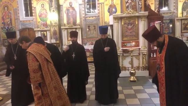 Молитва по соглашению в 22:00 в Свято-Сретенском храме смотреть онлайн
