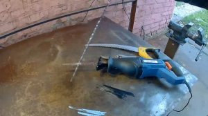 Обрезка деревьев сабельной пилой. Обзор сабельной пилы.